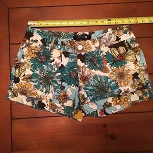 Forever 21 shorts Floral Size 27